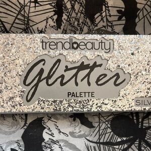 Glitter Eyeshadow Palette - Silver